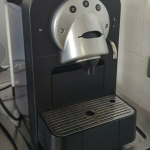 Machine à café professionnelle de marque Nespresso modèle Gemini cs100. (Belgrand 6e)