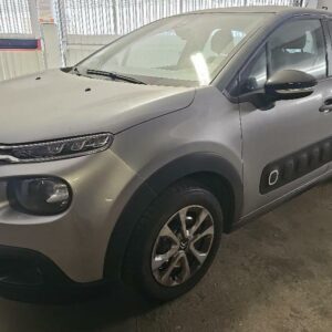 Voiture de marque Citroën modèle C3 essence de couleur gris anthracite, 1 890 KM. Date de Première mise en circulation: 07/08/2018. 1ère main. La voiture est roulante, Contrôle Technique sans contre visite. Elle est vendue sur désignation, L'enlèvement se fera sur rendez-vous au Chesnay (91). – Image 2