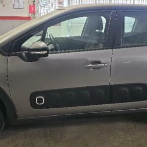Voiture de marque Citroën modèle C3 essence de couleur gris anthracite, 1 890 KM. Date de Première mise en circulation: 07/08/2018. 1ère main. La voiture est roulante, Contrôle Technique sans contre visite. Elle est vendue sur désignation, L'enlèvement se fera sur rendez-vous au Chesnay (91). – Image 3
