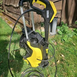 Nettoyeur haute pression de marque karcher modèle K5 Premium full control plus. Vendu complet avec sa lance, l'enrouleur et le chariot intégré. Non fonctionnant. Vendu en l'état. – Image 3