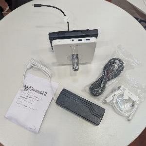 Station d'accueil de marque Humanscale modèle M/Connect 2, neuf dans son emballage d'origine. 6 unités. Vendu à l'unité avec faculté de réunion. Localisation : 8 rue de la Fossé aux Leux 91700 Ste Geneviève des Bois