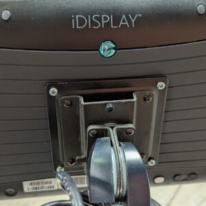 Support de marque Ergotron avec tablette Idisplay. Hauteur 130 cm. Localisation : 8 rue de la Fossé aux Leux 91700 Ste Geneviève des Bois (actuellement Marcoussis) – Image 2