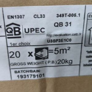 13 cartons de dalles de moquette chinée gris souris de marque QB. Dimension d'une dalle : 50 x 50 cm. 20 dalles par carton soit 5m2 par carton. Localisation : 10 rue Petit - 75019 Paris (ssol) – Image 3