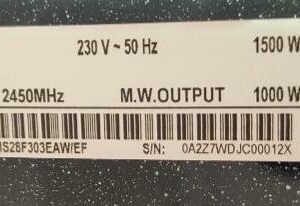 Four micro-ondes 1000 watts de marque Samsung. 30 x 52 x 36 cm. 3 unités. Vendu à l'unité avec faculté de réunion. Localisation : 6 rue Duret - 75116 Paris : -1 sam, rdc haut – Image 3