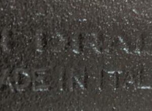 Table de marque Pedrali, plateau carré en bois stratifié noir reposant sur  piètement colonne en fonte d'acier noir. 76 x 70 cm. 3 unités. Vendu à l'unité avec faculté de réunion. Localisation : 5 avenue Kleber - 75116 Paris – Image 2