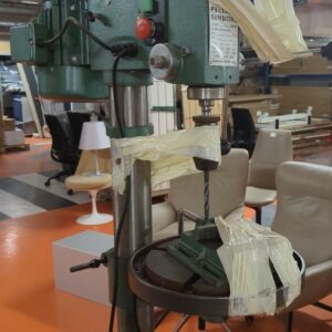 Perceuse colonne sensitive de marque Sidamo type 22FE. 98 x 55 cm. Localisation : 5 avenue Kleber - 75116 Paris – Image 3