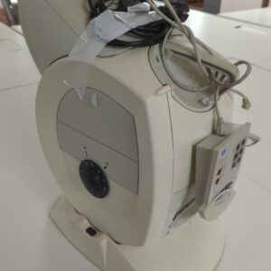 Appareil de contrôle de vision ou visio test de marque Essilor modèle Vision tester 5500P. Localisation : 5 avenue Kleber - 75116 Paris