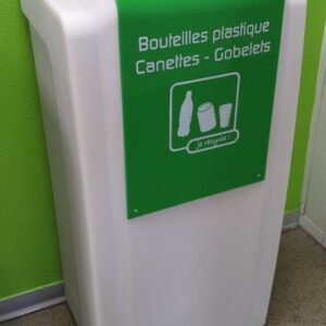 Poubelle de marque Green Office modèle Easy Collect, couleur verte ou orange. 85 x 42 x 35 cm. 50 unités. Vendu à l'unité avec faculté de réunion.
(1er bat A/ RDC bat A/ SS bat A/ Bat B)