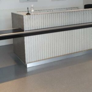 Banque d'accueil. 110 x 422 x 101 cm. (RDC bât A)