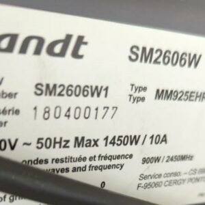 Four micro onde 900 watts de marque Brandt modèle SM2606W. 28 x 50 x 36 cm. 2 unités. Vendu à l'unité avec faculté de réunion. (SS bat A) – Image 2
