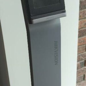 Terminal de dépistage de température de marque Hikvision modèle DS-K56064A-3XF/V. 140 x 17 x 25 cm. 2 unités. Vendu à l'unité avec faculté de réunion. (bat A, bat B)