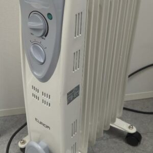 Radiateur bain d'huile sur roulettes de marque Eurom modèle Rad1500, 1500 watts. 8 unités. Vendu à l'unité avec faculté de réunion. (RDC bat A réserve)