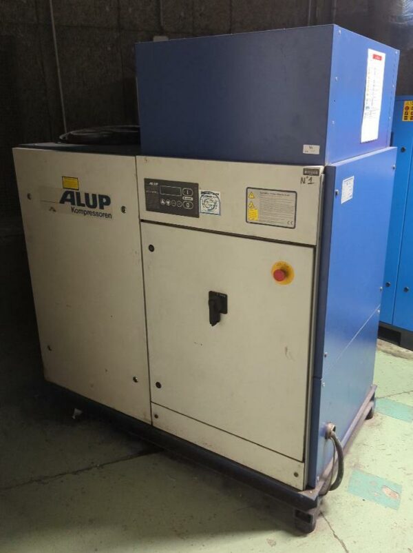 Compresseur à vis de marque Alup modèle SCK61-8. (SS bat A, accès porte au pied escalier A, à côté salle 3A)