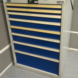 Armoire d'atelier métallique ouvrant à 8 tiroirs. 100 x 72 x 72 cm. (cellule 16 bat B)