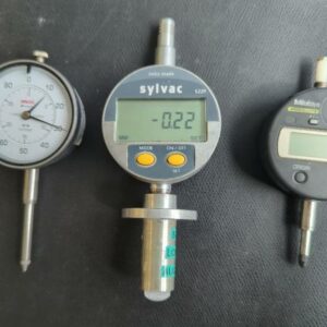 3 comparateurs mécaniques. (bat B)