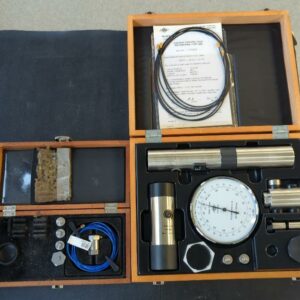 Pistonphone type 4220 et accéléromètre (voir détails sur photos). (bat B, 2 boites)