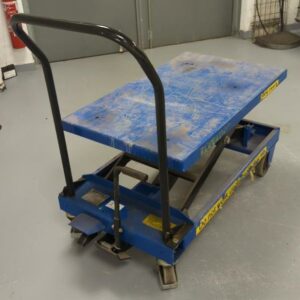Table élévatrice, charge 500 kg.  (cellule 17 bat B)