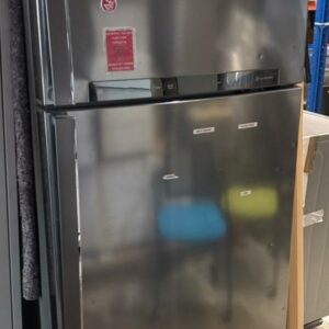 Réfrigérateur de marque LG, modèle GTD7850PS, capacité 547l. 180 x 79 x 67 cm. Localisation : 10 rue du Ballon - 93160 Noisy-Le-Grand