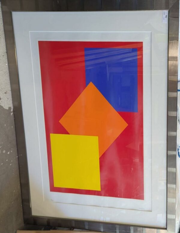 Per Arnoldi (né en 1941). Lithographie en couleur numérotée 61/150, signée en bas à droite. Dimensions à vue: 61 x 77 cm. Dimensions avec cadre en bois métallisé: 119 x 98 cm. Localisation: 10 rue du Ballon - 93160 Noisy-Le-Grand.