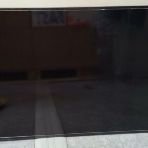 Moniteur 40 ou 43 pouces (principalement 43") de marque Samsung. Sans alimentation. 26 unités. Vendu à l'unité avec faculté de réunion. Localisation : 10 rue du Ballon - 93160 Noisy-Le-Grand