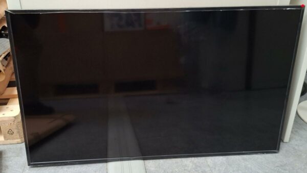 Moniteur 40 ou 43 pouces (principalement 43") de marque Samsung. Sans alimentation. 26 unités. Vendu à l'unité avec faculté de réunion. Localisation : 10 rue du Ballon - 93160 Noisy-Le-Grand