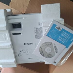 Vidéoprojecteur de marque Epson modèle EB-2247U, neuf dans son emballage d'origine. Localisation : 10 rue du Ballon - 93160 Noisy-Le-Grand