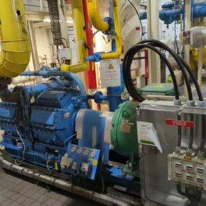 Compresseur de marque York modèle R22-22004, moteur Leroy Summer (voir détails sur photos). 2 unités. Vendu à l'unité avec faculté de réunion. Rdj salle des machines