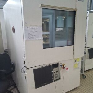 Enceinte climatique de marque Climats modèle 1300 SPI 40. (rdc labo)