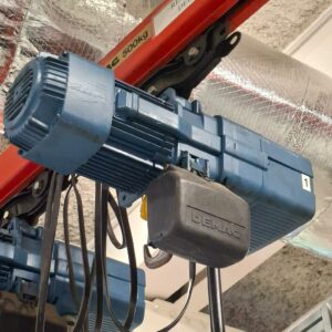 Palan électrique de marque Demag, 500 kg. 2 unités. Vendu à l'unité avec faculté de réunion. (rdj ML039)
