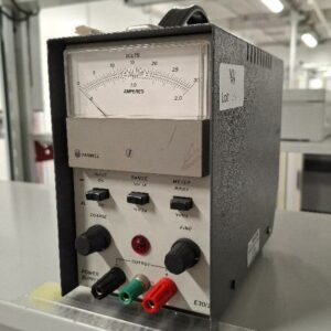 Alimentation de marque Farnell modèle E30/2. (rdc labo électronique)