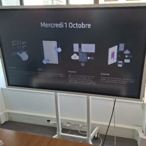 Tableau interactif 65 pouces de marque Samsung modèle Flip WM65R. Localisation: 30 rue Beauregard 60440 Nanteuil-le-Haudouin