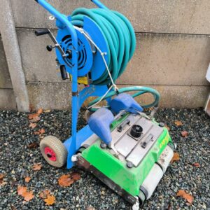 Robot de piscine professionnel de marque Hexagone modèle EXPERT PRO 560 0620. Localisation : 30 rue Beauregard 60440 Nanteuil-le-Haudouin