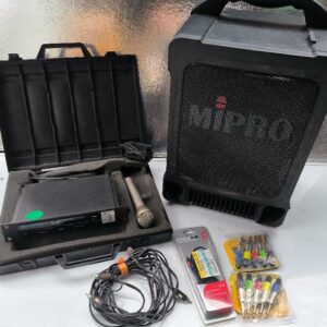 Lot de sonorisation portable MIPRO comprenant : une enceinte autonome portable amplifiée de la marque MIPRO modèle MA-707, un microphone, un module/récepteur audio dans sa mallette de protection, plusieurs câbles de connexion et accessoires. Localisation : 30 rue Beauregard 60440 Nanteuil-le-Haudouin.