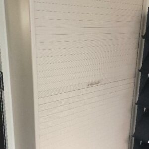 Armoire haute métallique de marque Jec, 1 porte rideau à ouverture centrale de couleur beige. Dim : 197 x 120 x 45 cm. 40 UNITÉS AU TOTAL. (étiquette 5038) 

Entresol salle Asie : 1 unité 
Entresol salle salle Amérique : 1 unité 
Entresol salle Océanie : 1 unité 
Niveau 0 salle reprographie : 1 unité 
Niveau 0 salle SPI : 1 unité 
Niveau 0 salle service courrier : 3 unités 
Niveau 0 stockage archive : 4 unités 
Niveau 0 salle Stock archive Cogera : 10 unités 
Niveau 0 infirmerie : 2 unités 
Niveau 0 bureau 450 : 3 unités 
Niveau 0 bureau 428 : 2 unités 
Niveau 0 bureau CFDT : 2 unités 
Niveau 0 bureau CFTC : 3 unités 
Niveau 0 bureau CGT : 3 unités 
Cuisine réserve non alimentaire : 3 unités