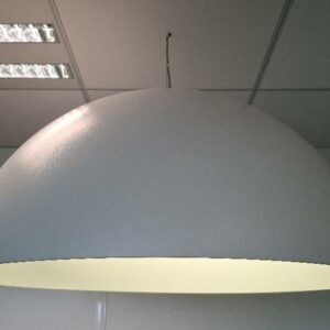 Suspension lumineuse design Bart Lens modèle Sphère édition Éden Design en plastique Abs blanc . 70 x 88 cm. 13 unités. Localisation: 5ème étage (3 unités) / 4ème étage (2 unités) / 3ème étage (2 unités) / 2ème étage (2 unités) / 1er cafet (1 unité) / Accueil (3 unités)