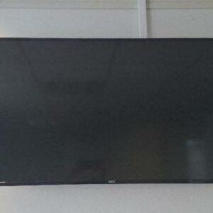 Moniteur 43 pouces de marque Nec modèle ? (diagonale 110 cm). 1 unité. Localisation: 5ème étage zone bleue