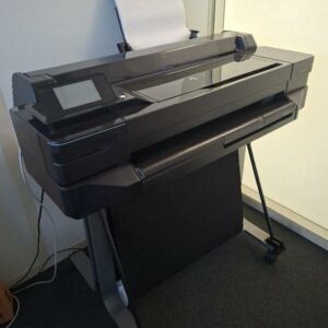 Traceur de marque HP modèle Designjet T520. 1 unité. Localisation: 1er étage zone verte