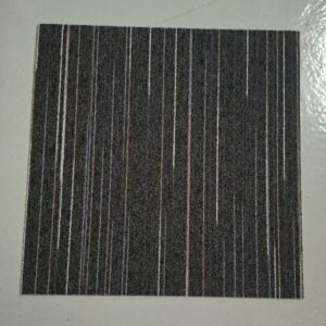 Dalle de moquette 50 x 50 cm de marque Desso modèle Néo, couleur 95100. 20 cartons de 5 m2. Localisation: -1