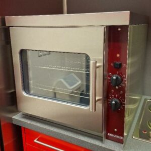 Four de marque Ambassade en inox. 60 x 65 x 65 cm. Localisation: 6ème étage office (etiquette 501)