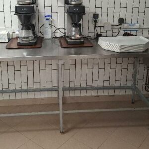 Plonge 1 bac en inox alimentaire. 90 x 260 x 70 cm. Localisation: cuisines