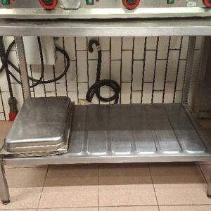 Table de préparation en inox alimentaire à 2 niveaux. 90 x 116 x 70 cm. Localisation: cuisines