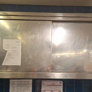 Placard mural ouvrant à 2 portes en inox. 75 x 150 x 38 cm. Localisation: cuisines