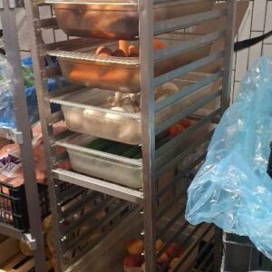 Chariot à échelles de marque Bourgeat à 20 niveaux. 170 x 38 x 56 cm. Localisation: -1 cuisine chambre froide