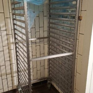 Chariot à échelles à 20 niveaux en inox alimentaire. 170 x 60 68 cm. 2 unités. Localisation: -1 cuisine