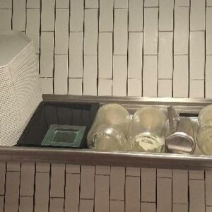 Etagère égouttoir en inox alimentaire. 30 x 216 x 50 cm. 2 unités. Localisation: -1 cuisine