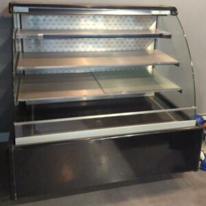 Vitrine de présentation réfrigérée à 3 étagères de marque Igloo. 138 x 135 x 87 cm. Localisation: Tour Coeur Défense - 92400 Courbevoie