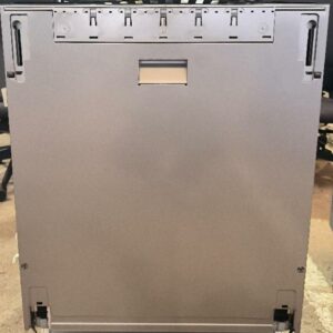 Lave-vaisselle encastrable de marque Smeg modèle STL323DALH. Dim : 86 x 60 x 60 cm. Localisation : 34 avenue du Général Patton 02880 Crouy