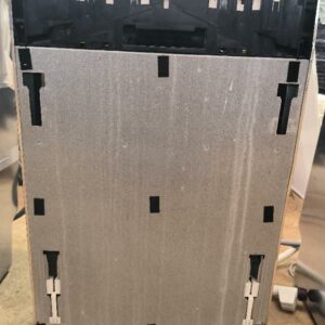 Lave-vaisselle encastrable de marque Siemens modèle SR76T090EU/23. Dim : 80 x 45 x 55 cm. Localisation : 34 avenue du Général Patton 02880 Crouy