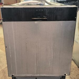 Lave-vaisselle encastrable de marque Bosch modèle SMV4HCX60E. Dim : 80 x 60 x 55 cm. Localisation : 34 avenue du Général Patton 02880 Crouy