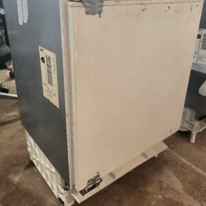 Réfrigérateur de marque Bosch modèle KUR15440FF/01, capacité 142 litres. Dim : 86 x 55 x 56 cm. Localisation : 34 avenue du Général Patton 02880 Crouy